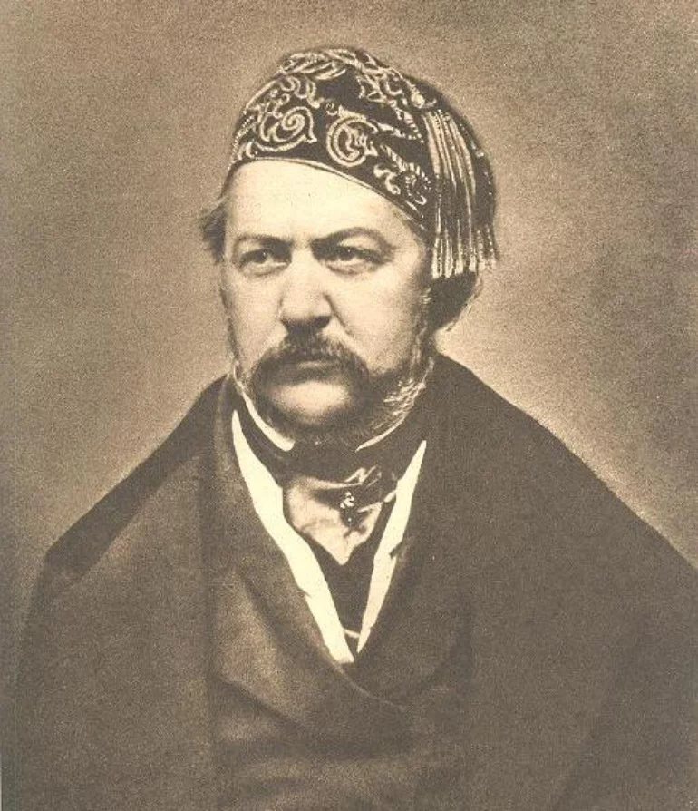 Mikhail Glinka con ropa tradicional rusa